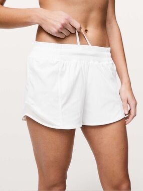 Lululemon Hotty Hot Short II *Long 4" in White Size 6